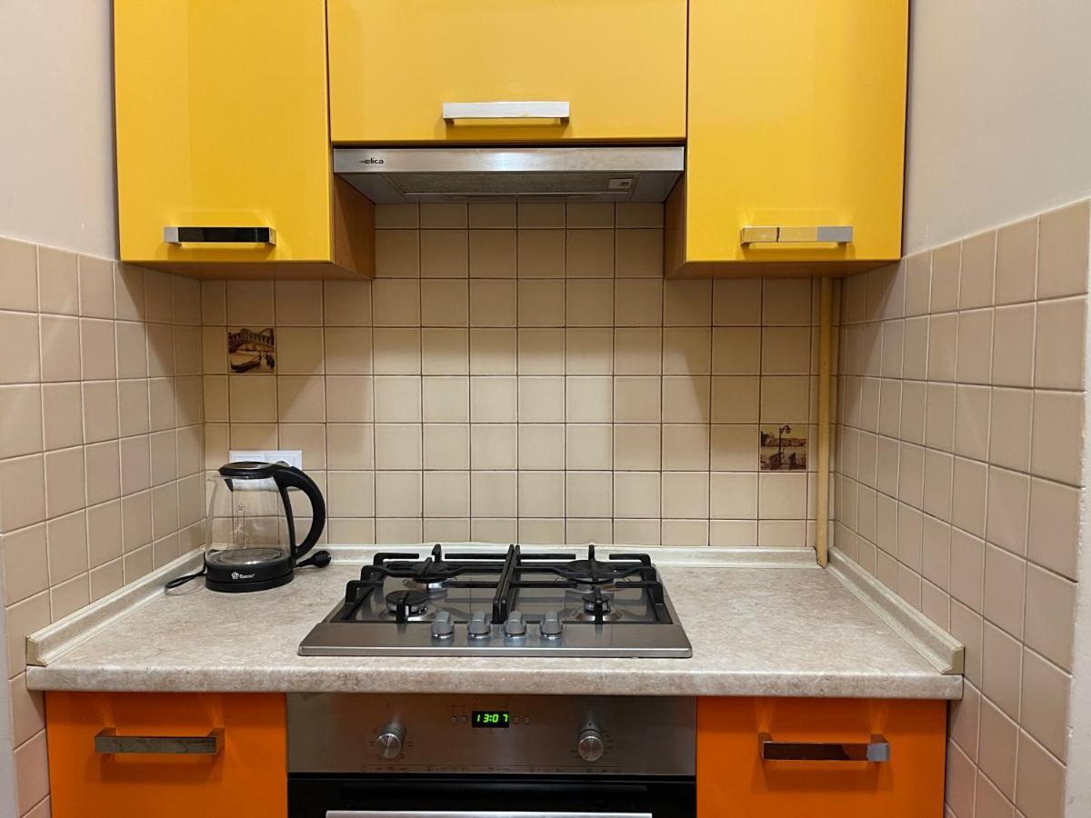 Avangard Qn Romana 26 Apart Lviv Kültér fotó