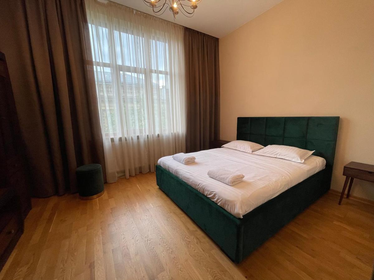 Avangard Qn Romana 26 Apart Lviv Kültér fotó